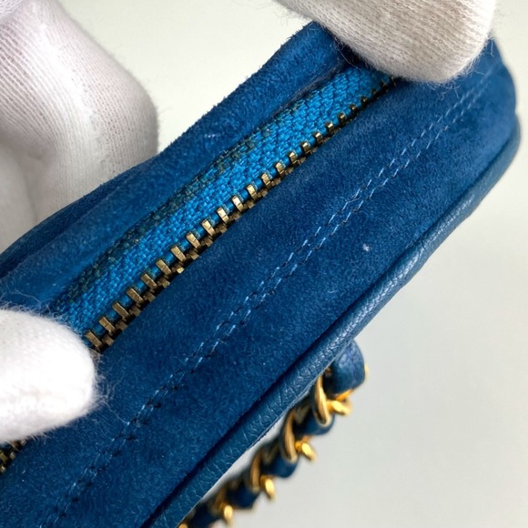 CHANEL Blue Bag - Picture 13 of 16